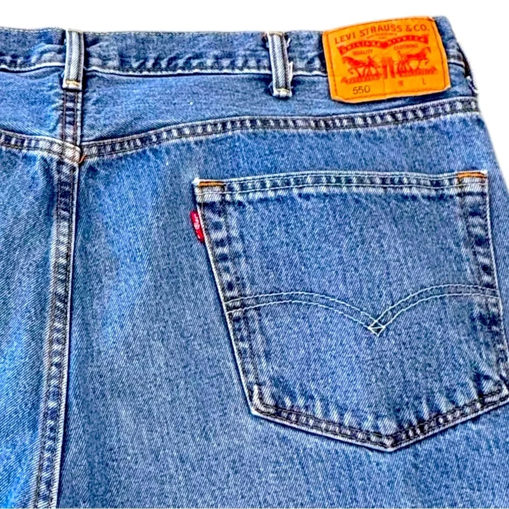 Levi's Men's Big & Tall Size 44X33 550 Relaxed Fit Medium Stonewash Jeans